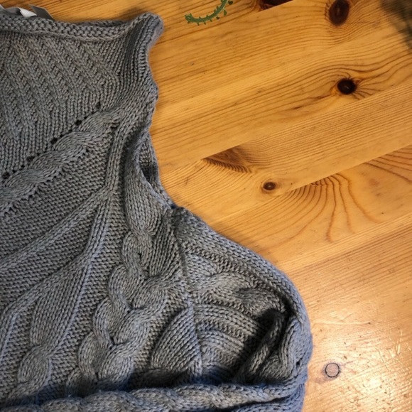 SOLD Grey cable knit fall sweater shoulder cut out - Picture 2 of 4
